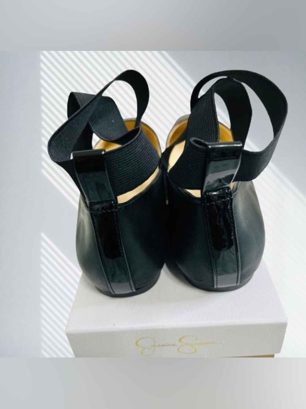 Jessica Simpson Women’s Mandalaye Elastic Criss-Cross Ankle Strap Ballet Flats - Picture 9 of 11